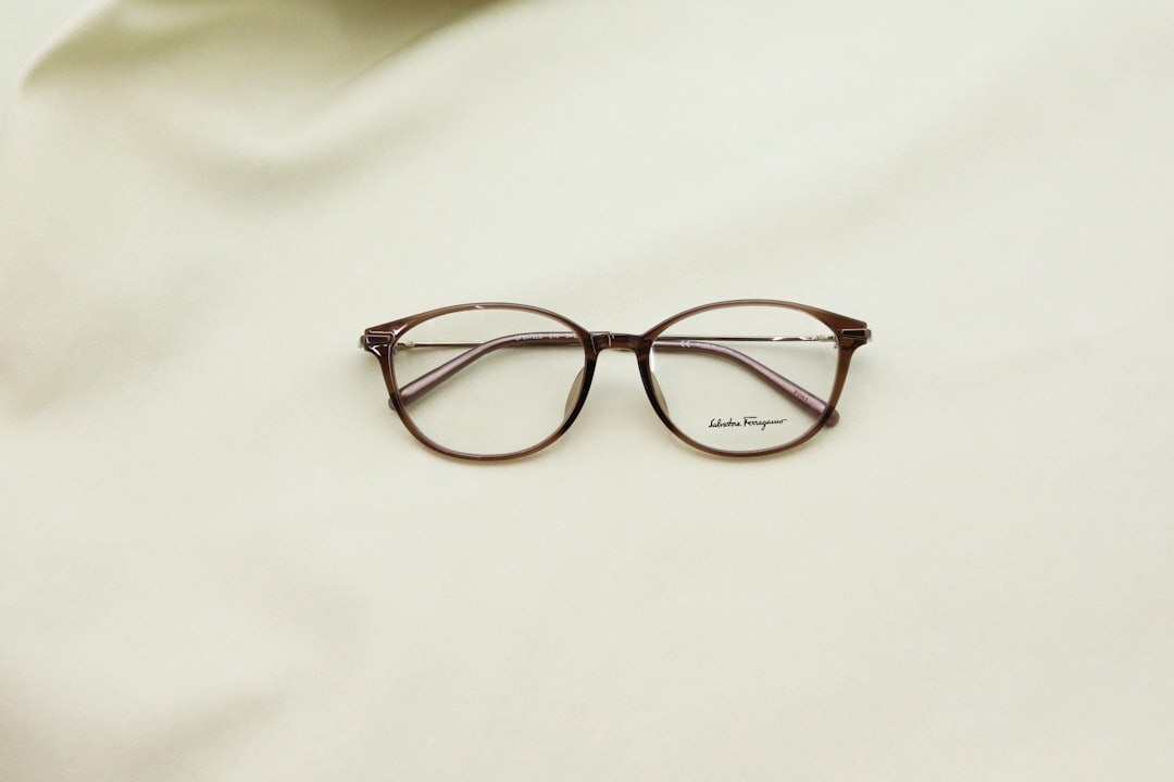 Luxury optical eyeglasses with thin titanium frame